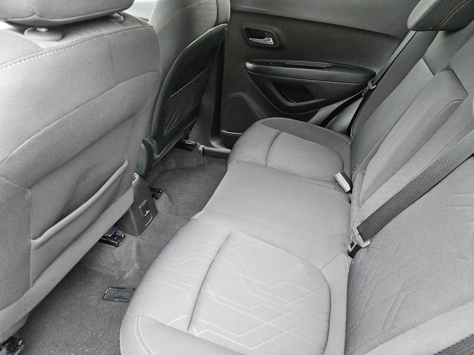 Used 2017 Chevrolet Trax LT w/ Driver Confidence Package image 27