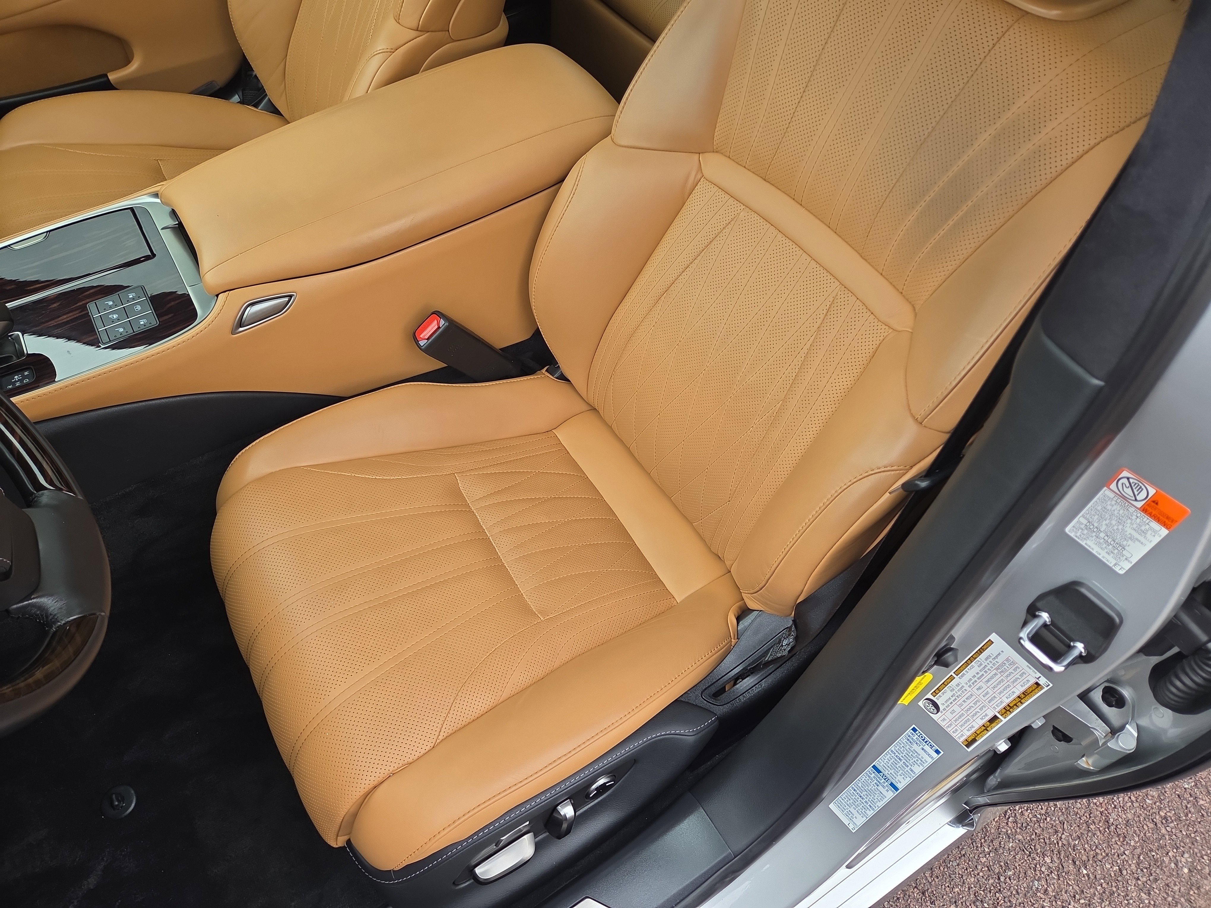 Used 2024 Lexus LS 500 AWD w/ Luxury Package image 13