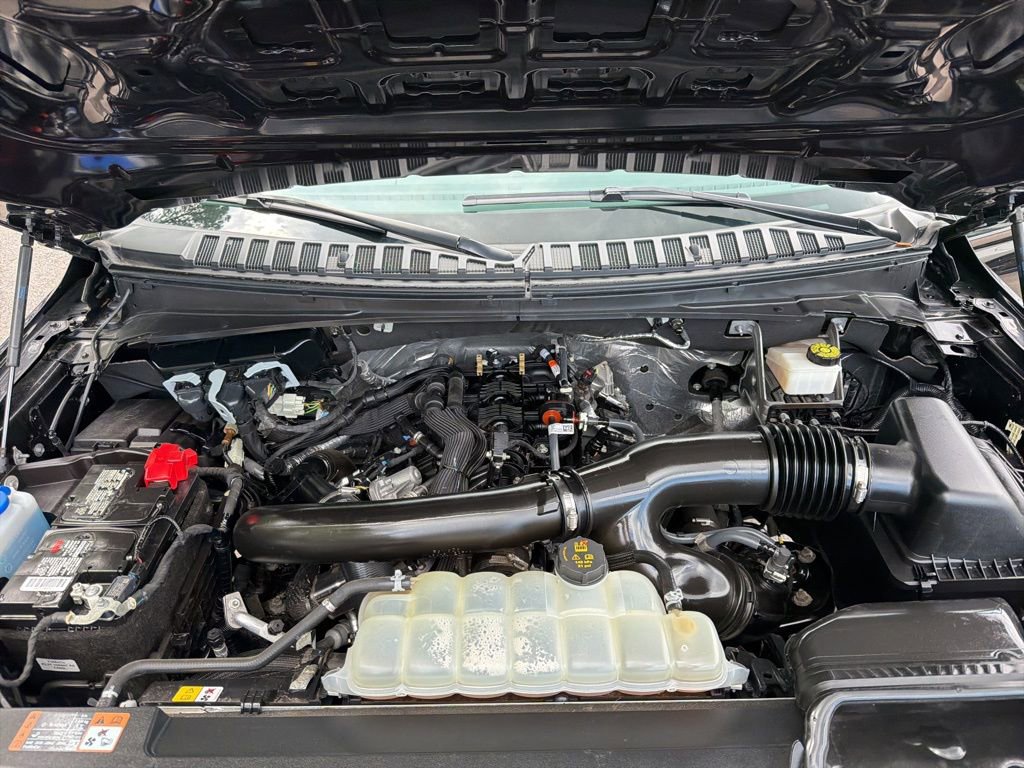 Used 2024 Ford Expedition Max XLT image 11