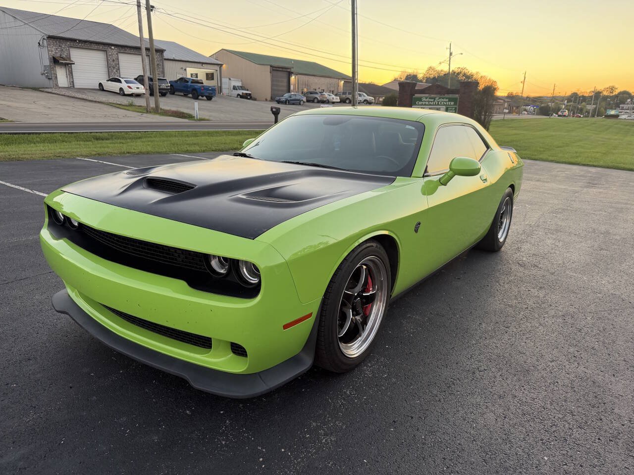 Used 2015 Dodge Challenger SRT Hellcat RWD image 13