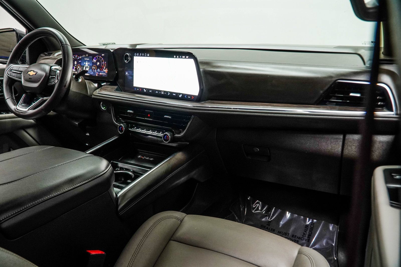 Used 2025 Chevrolet Suburban LT AWD/4WD image 20