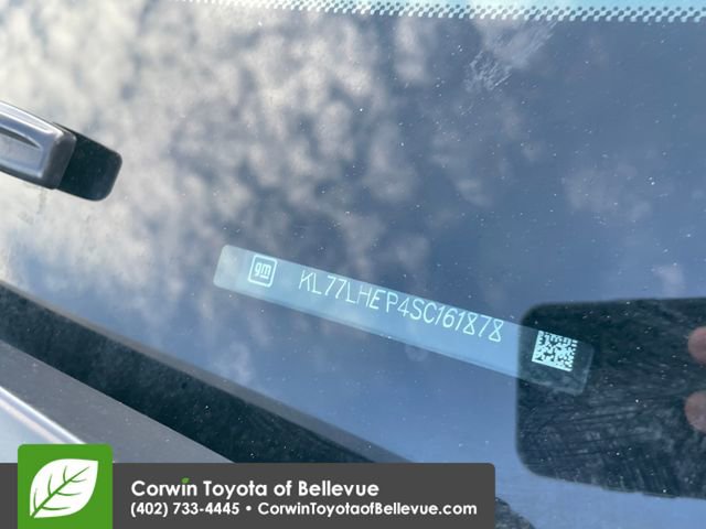 Used 2025 Chevrolet Trax LT FWD image 30