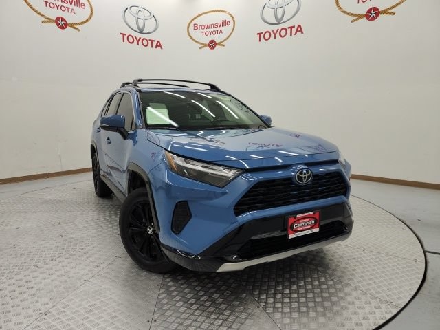 Certified 2025 Toyota RAV4 SE AWD/4WD image 1