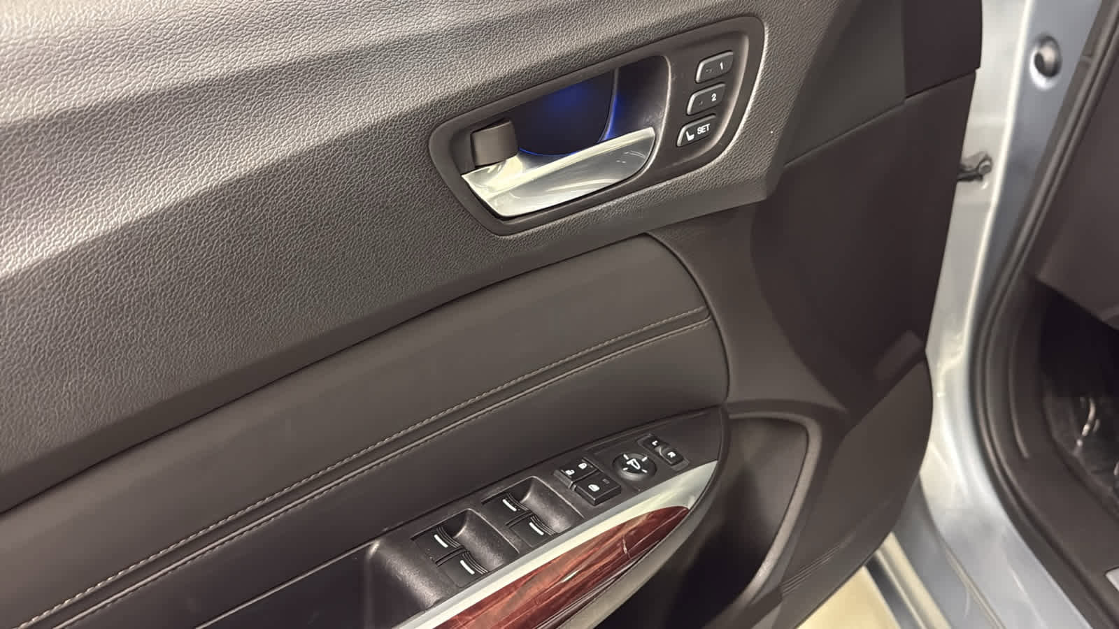 Used 2015 Acura TLX V6 w/ Technology Package image 14