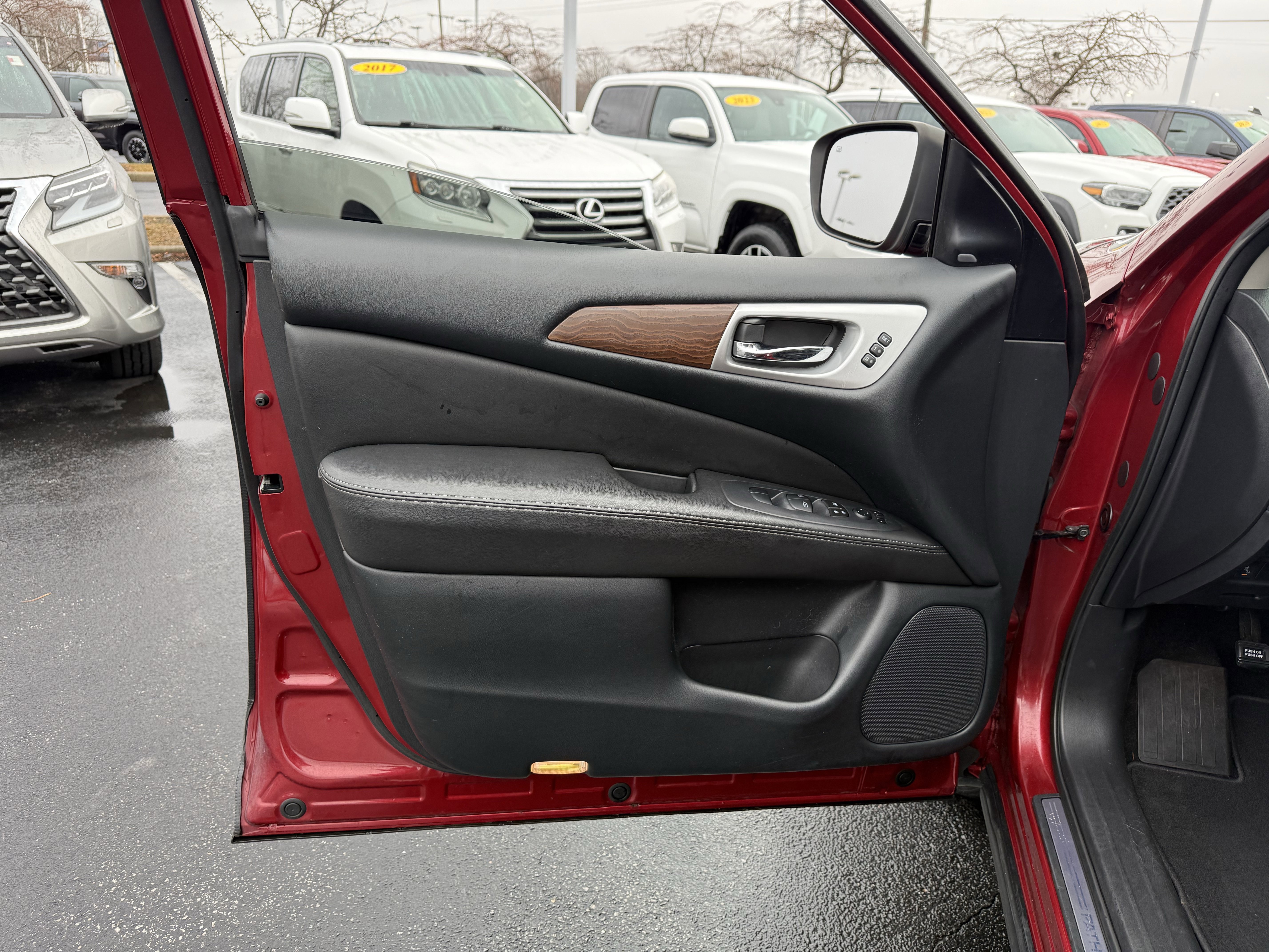 Used 2019 Nissan Pathfinder Platinum image 23