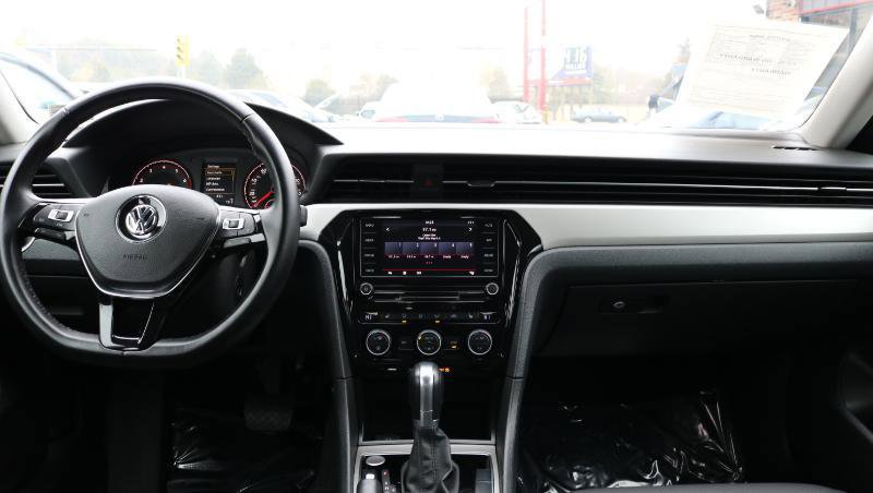 Used 2020 Volkswagen Passat 2.0T SE image 18