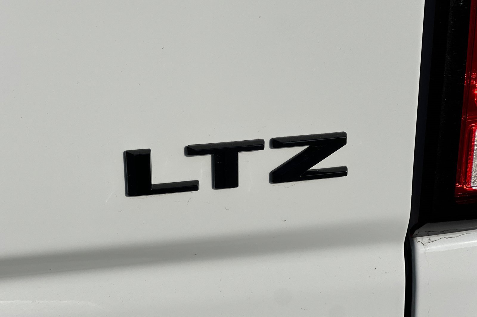Used 2025 Chevrolet Silverado 2500 LTZ w/ LTZ Plus Package image 38