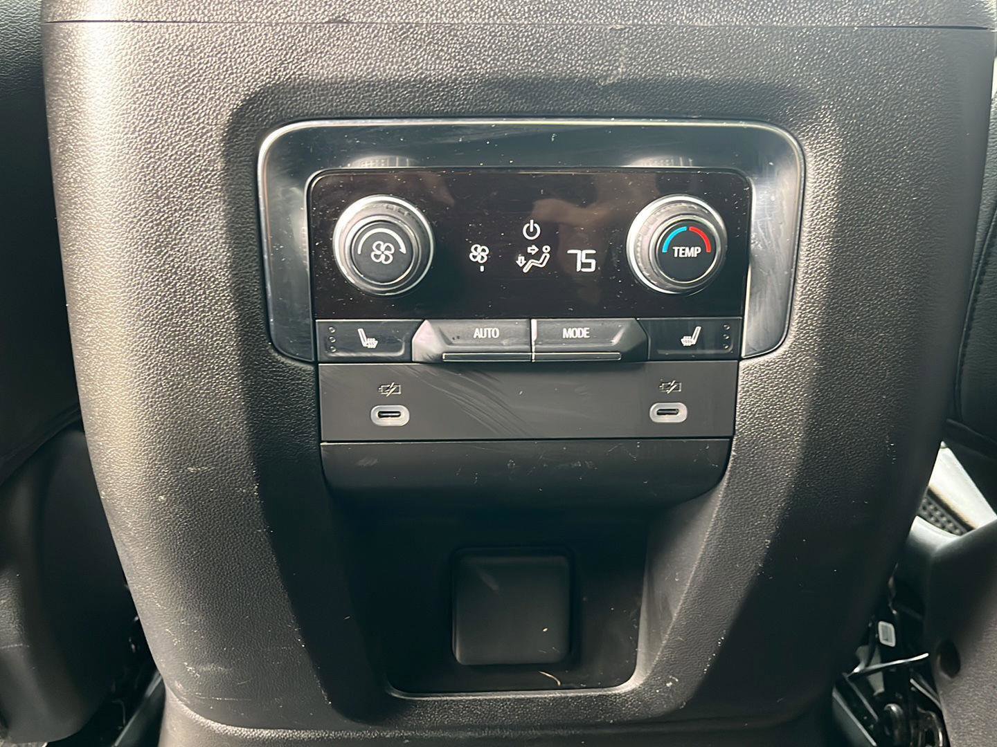 Used 2024 Chevrolet Tahoe High Country image 34