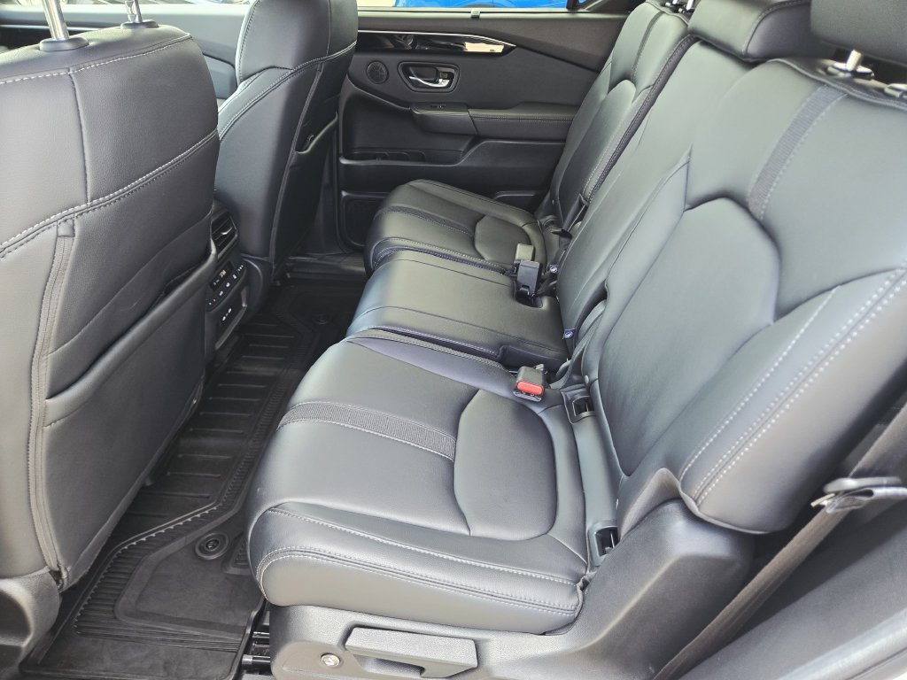 Certified 2025 Honda Pilot EX-L image 16