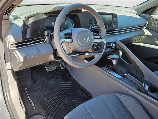 Used 2025 Hyundai Elantra Sport image 10