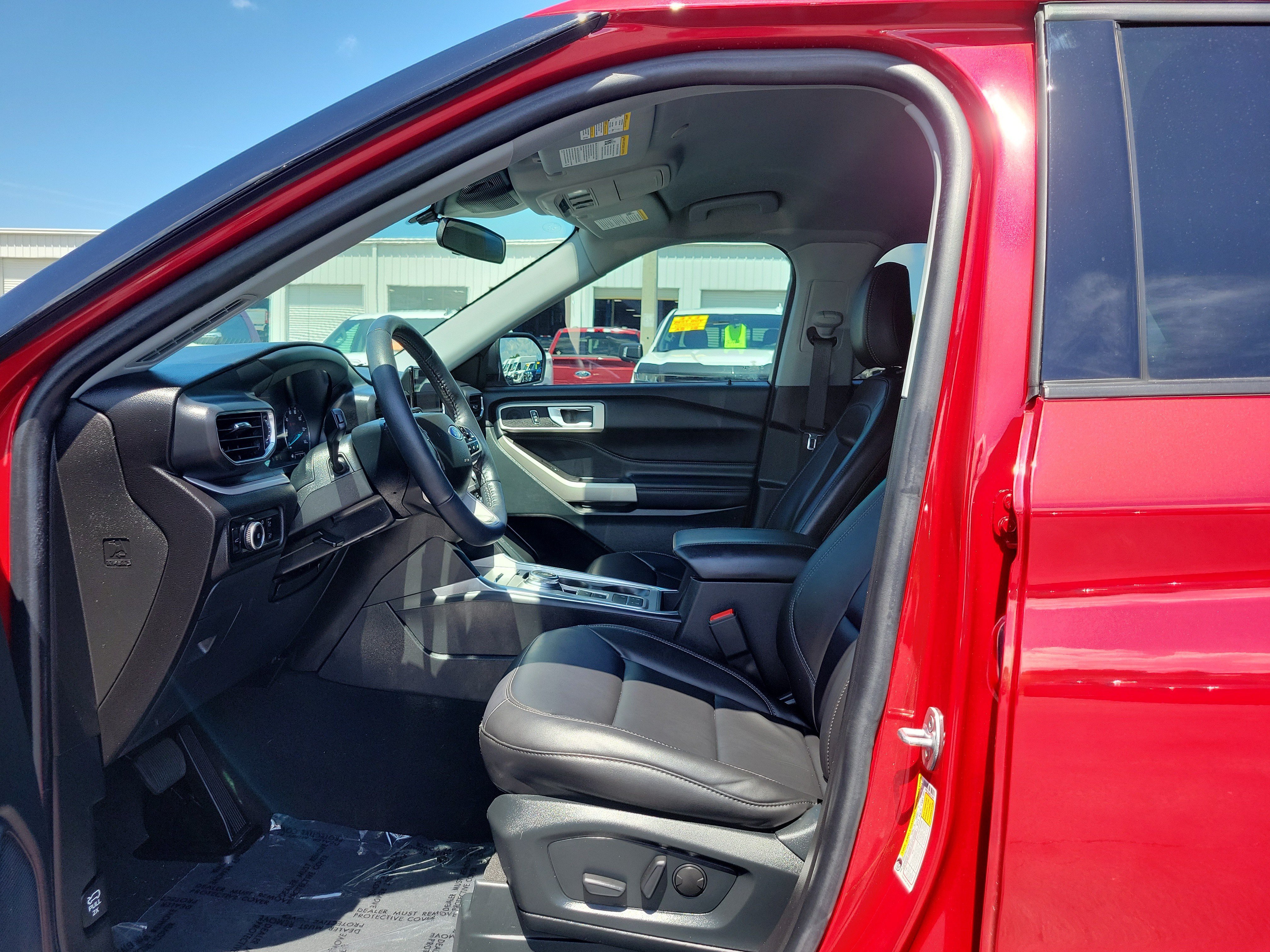 Certified 2023 Ford Explorer XLT w/ Equipment Group 202A RWD image 21