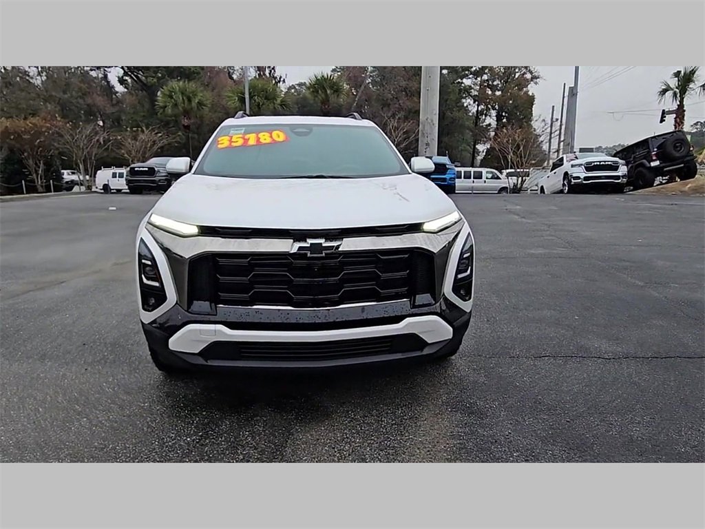 Used 2025 Chevrolet Equinox ACTIV w/ Safety and Technology Package image 38