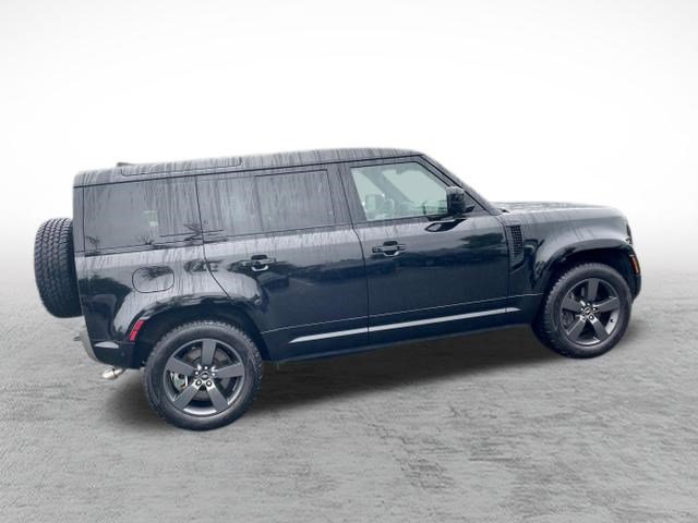 Certified 2025 Land Rover Defender 110 X-Dynamic SE AWD/4WD image 7