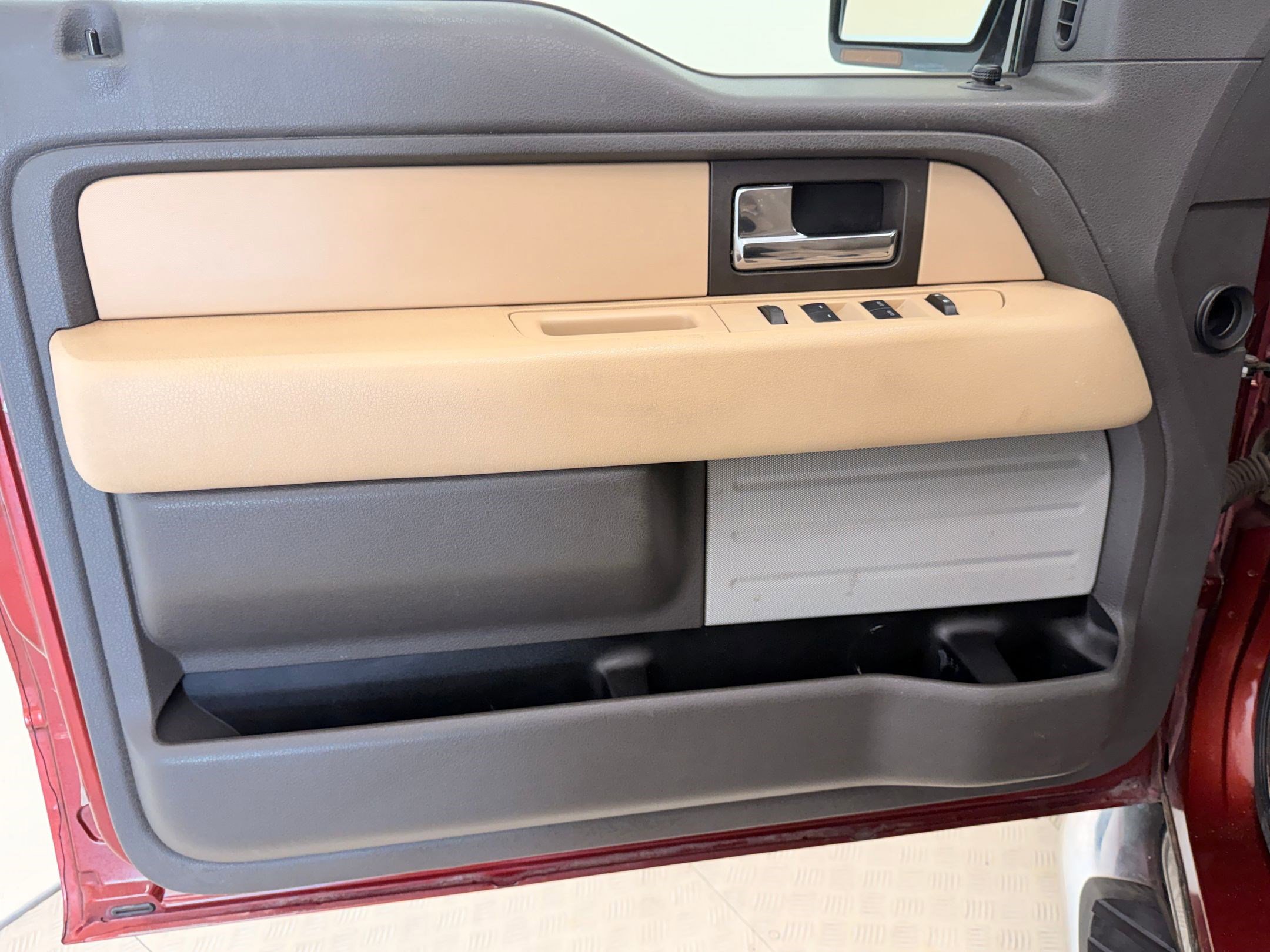 Used 2014 Ford F150 XLT w/ XLT Chrome Package image 20