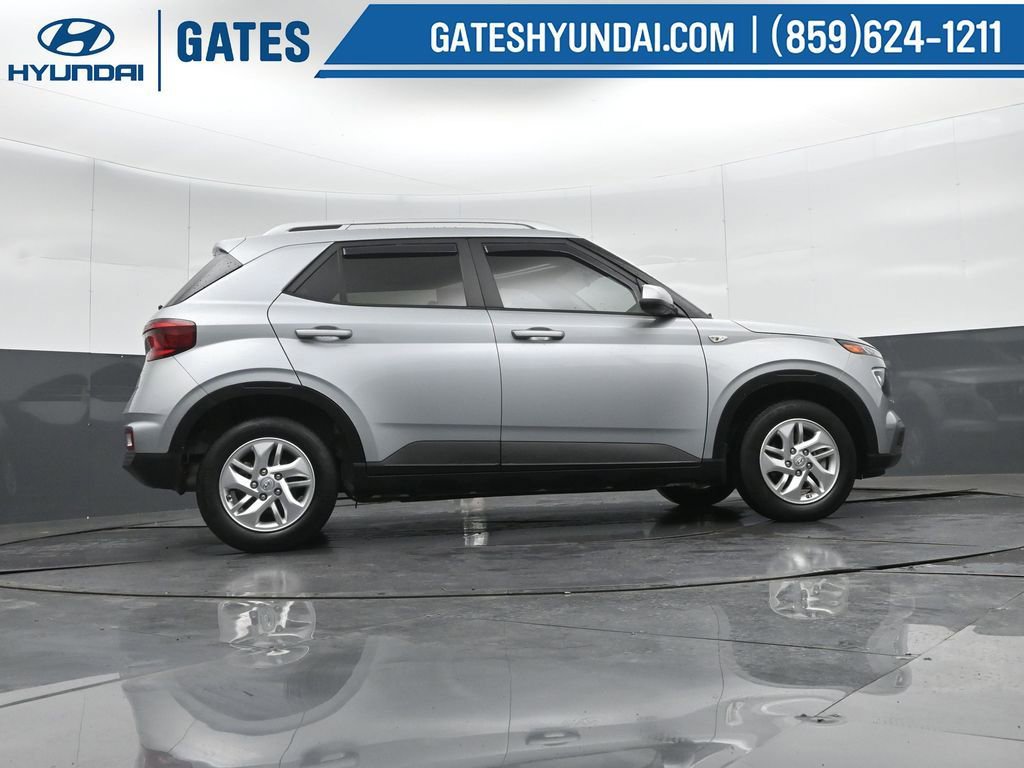 Used 2020 Hyundai Venue SEL image 33