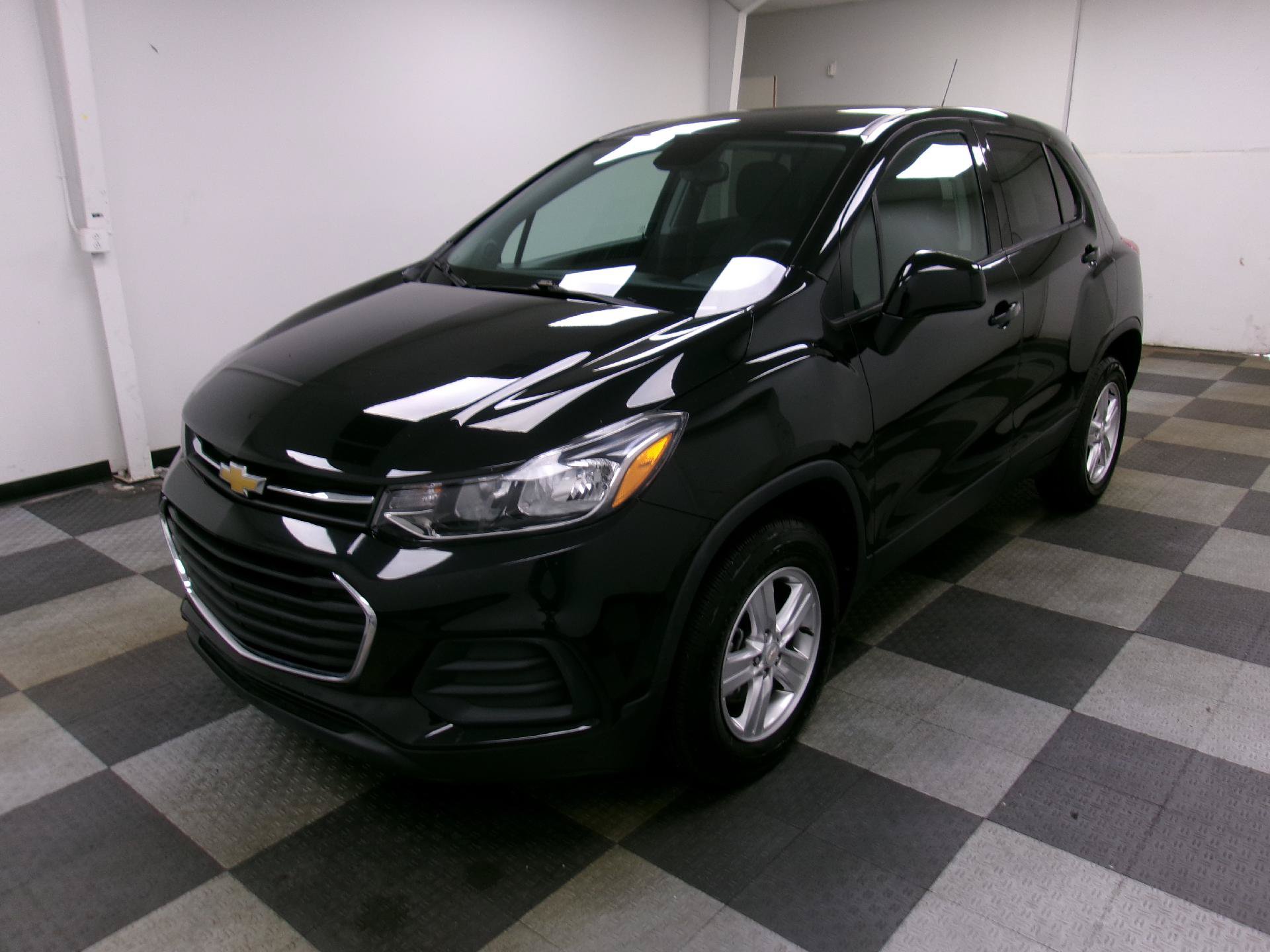 Used 2022 Chevrolet Trax LS w/ Tint and Cruise Package