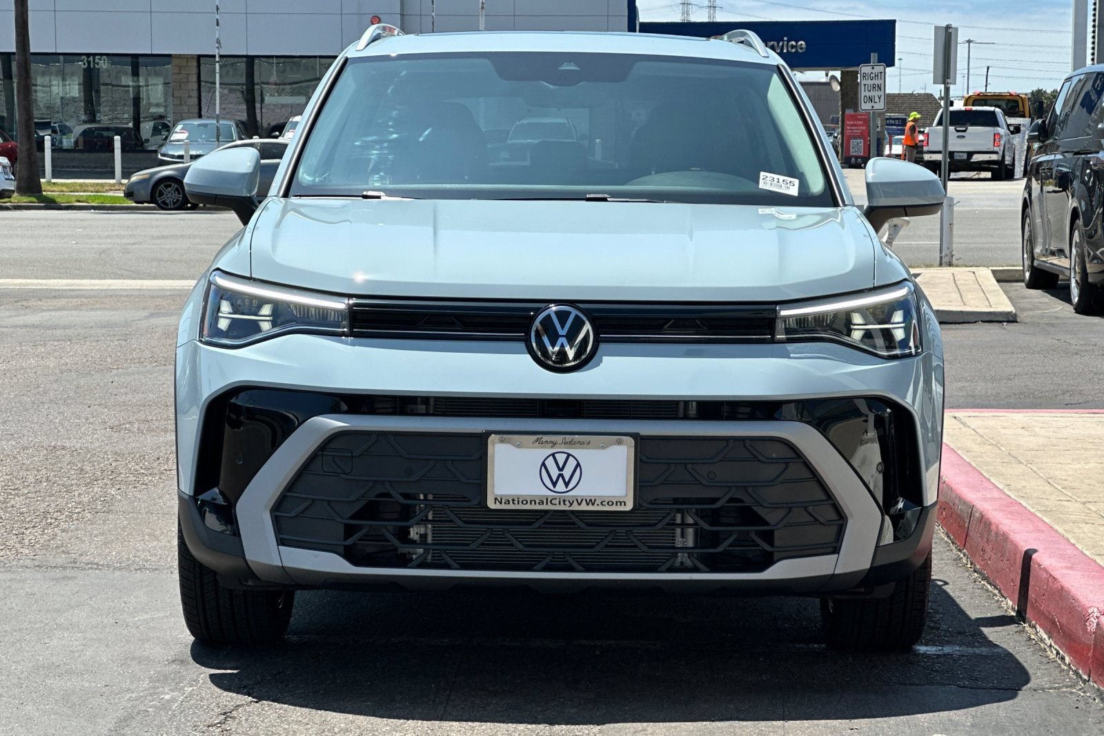 New 2026 Volkswagen Taos SE FWD image 3