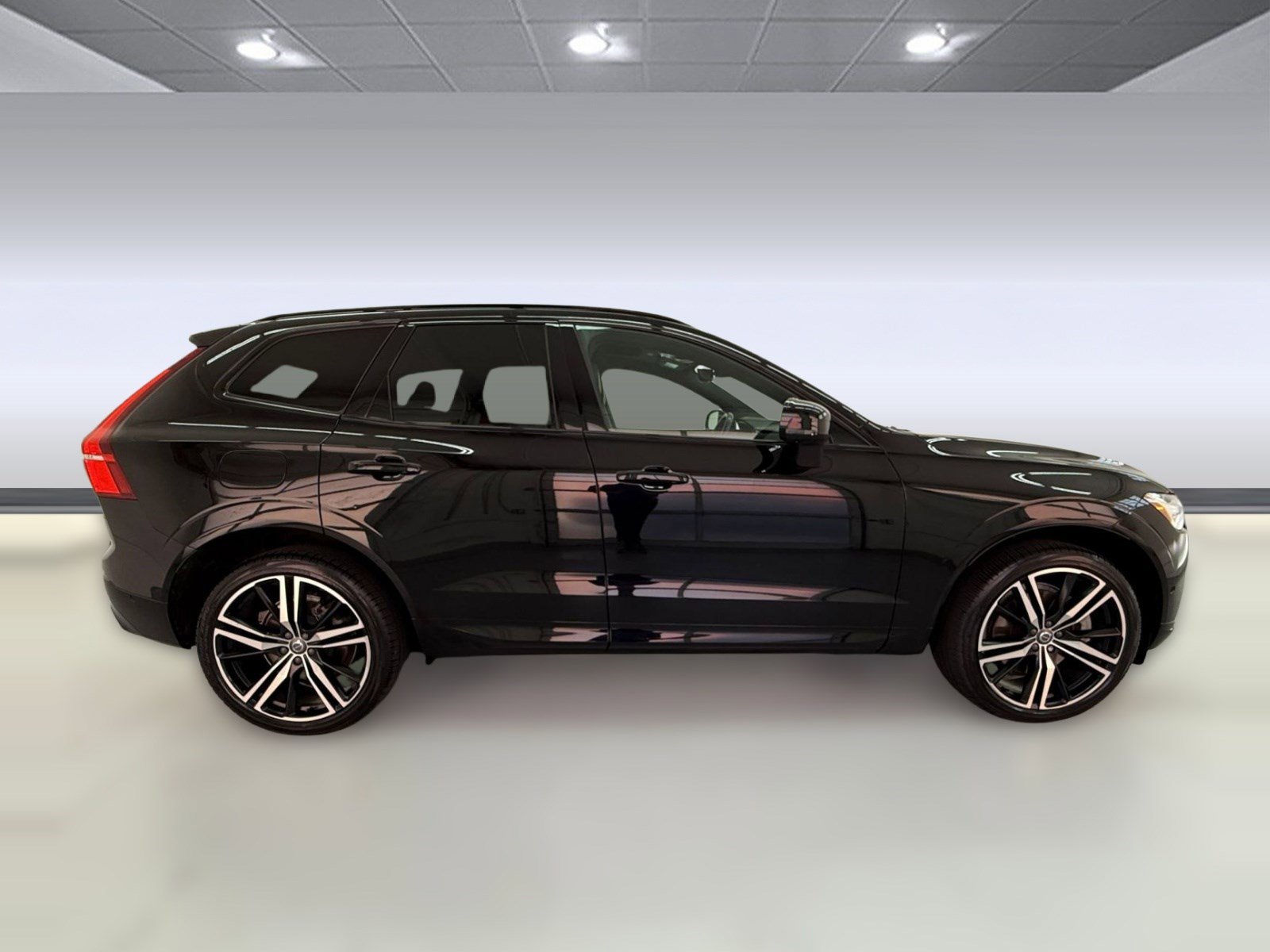 Used 2021 Volvo XC60 T8 R-Design w/ Advanced Package AWD/4WD image 7
