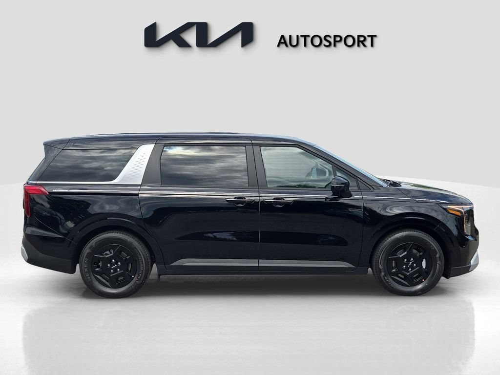 Certified 2025 Kia Carnival FWD image 6