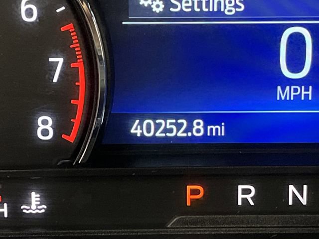 Used 2022 Ford Explorer XLT w/ Equipment Group 202A image 6