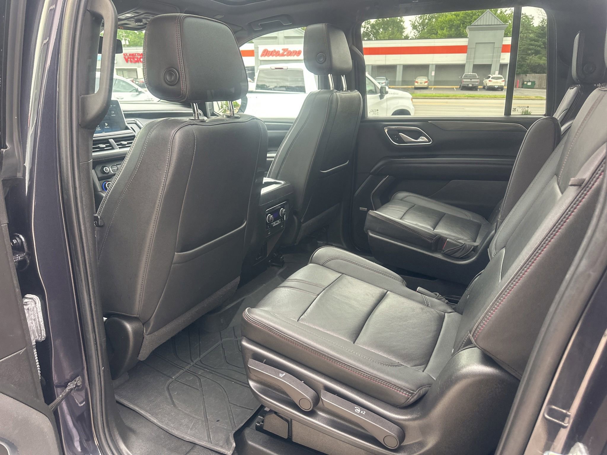 Used 2022 Chevrolet Suburban RST w/ Luxury Package AWD/4WD image 24