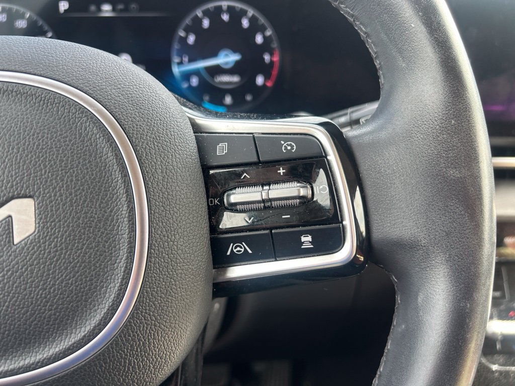 Certified 2024 Kia Carnival SX FWD image 13
