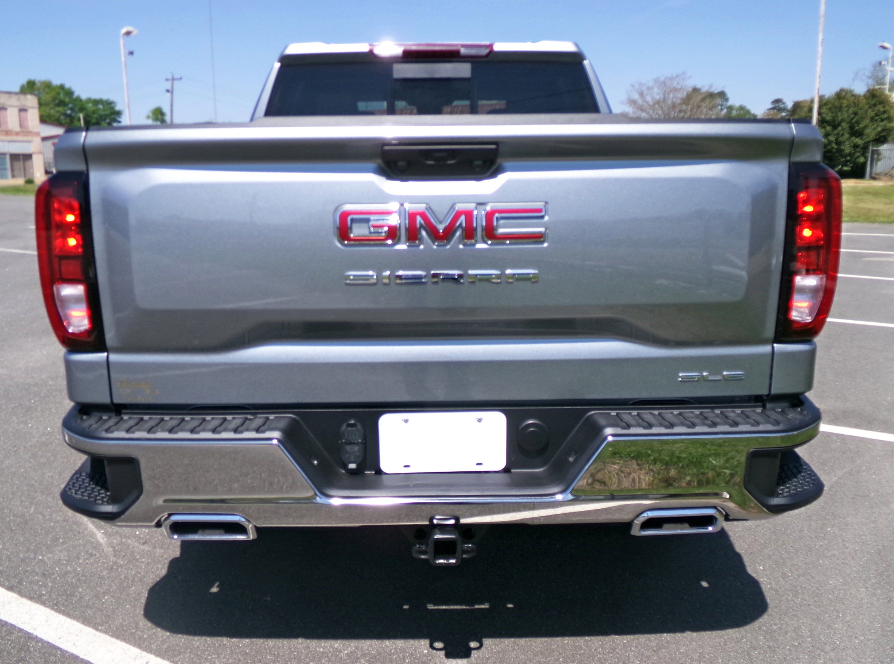 New 2026 GMC Sierra 1500 SLE w/ X31 Off-Road Package image 3