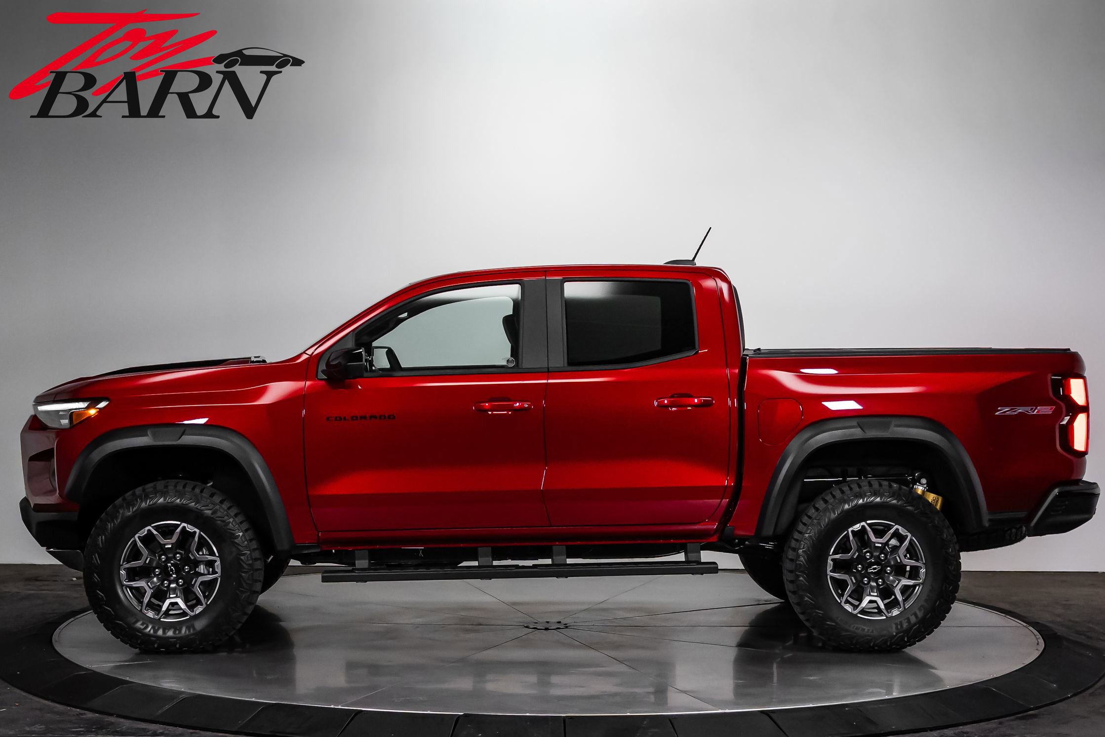 Used 2026 Chevrolet Colorado ZR2 w/ Technology Package AWD/4WD image 2