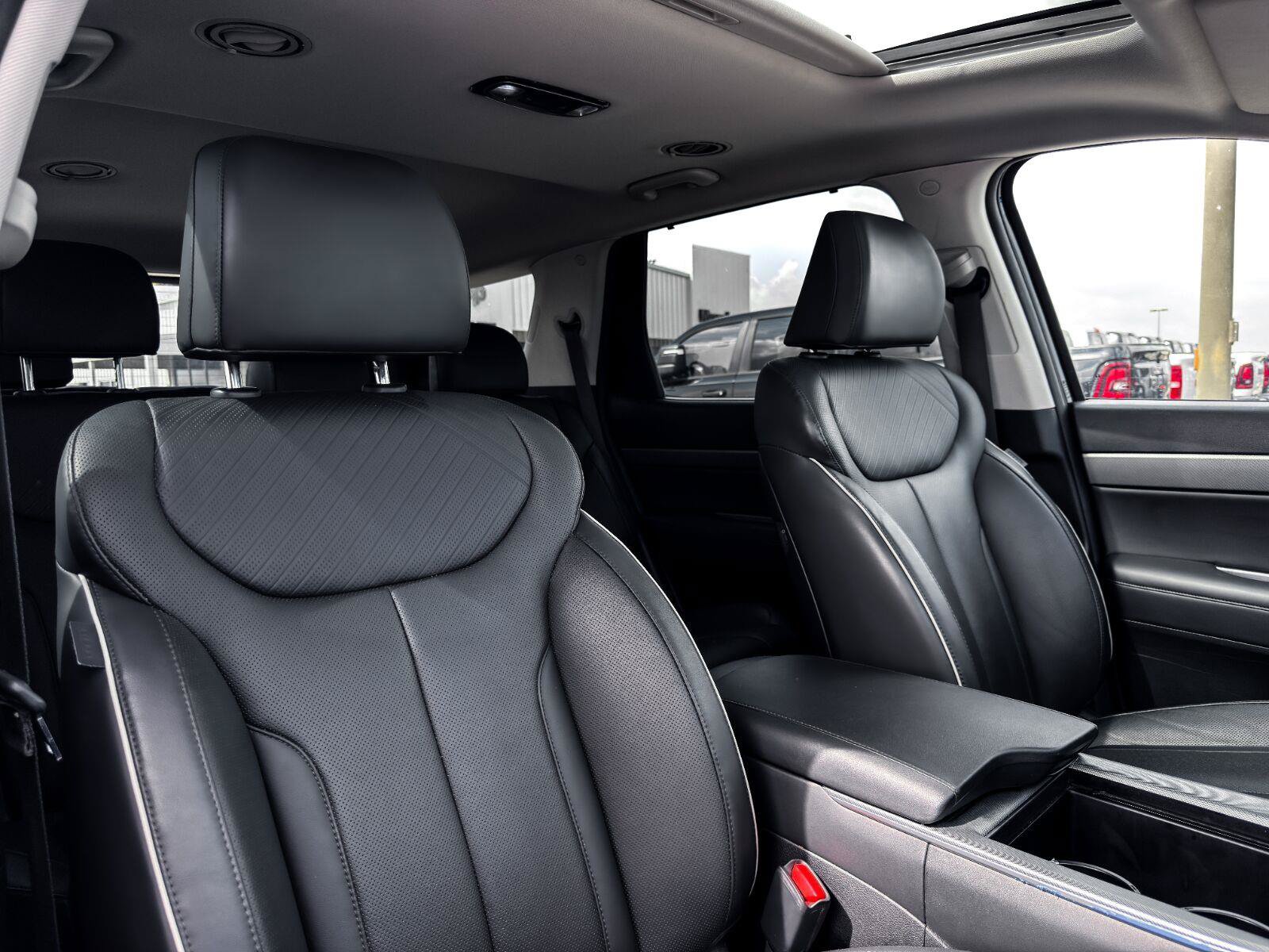 Used 2024 Hyundai Palisade SEL FWD image 14