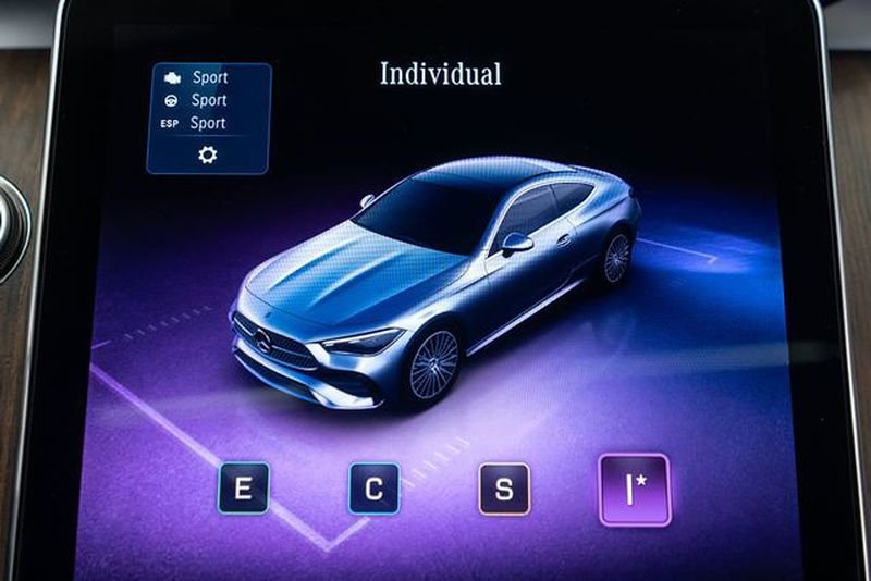 Used 2025 Mercedes-Benz CLE 300 4MATIC Coupe image 25