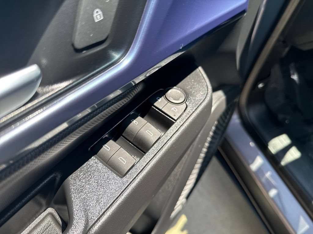 Used 2024 Chevrolet Equinox EV LT AWD/4WD image 11