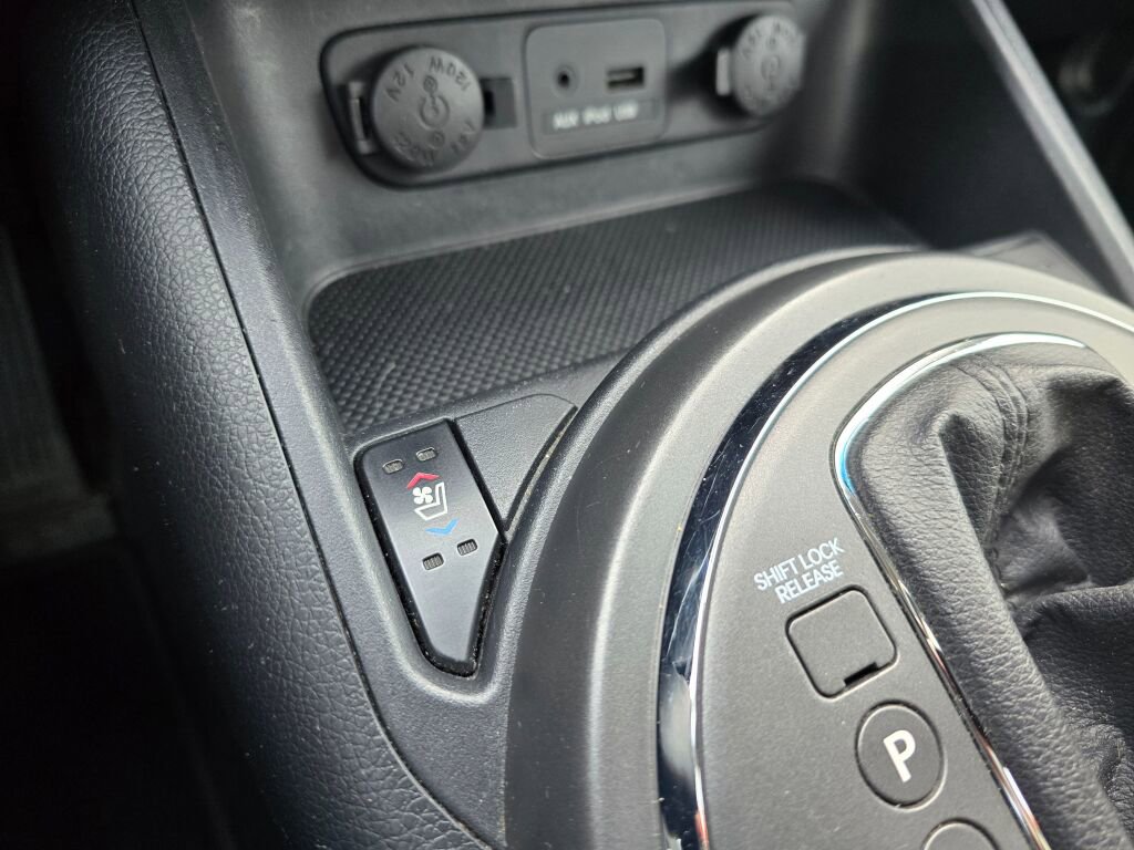 Used 2011 Kia Sportage SX w/ Premium Pkg w/Leather Seats image 35