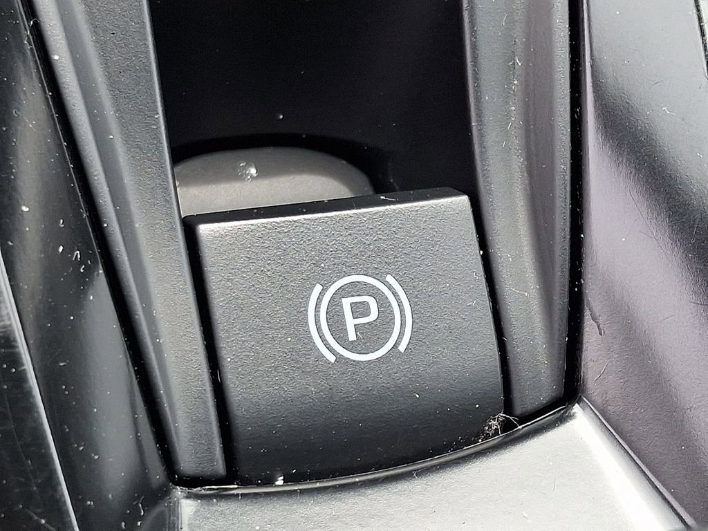 Used 2025 Toyota Camry LE FWD image 24