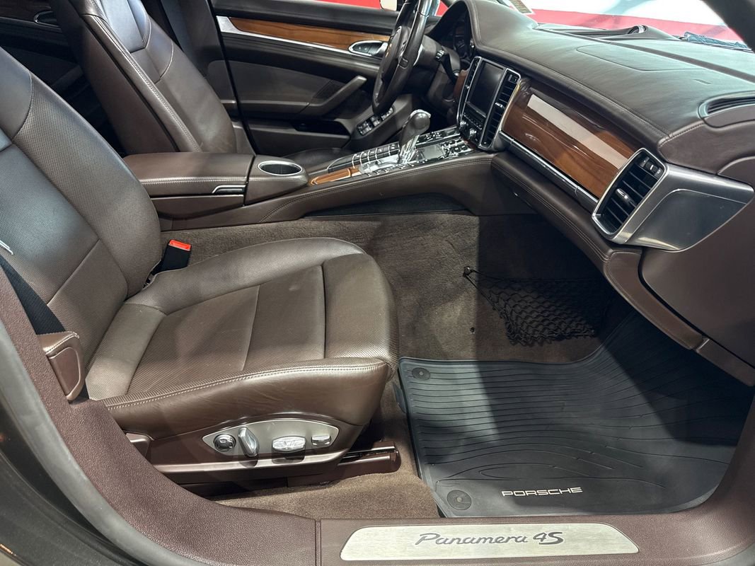 Used 2013 Porsche Panamera 4S image 52
