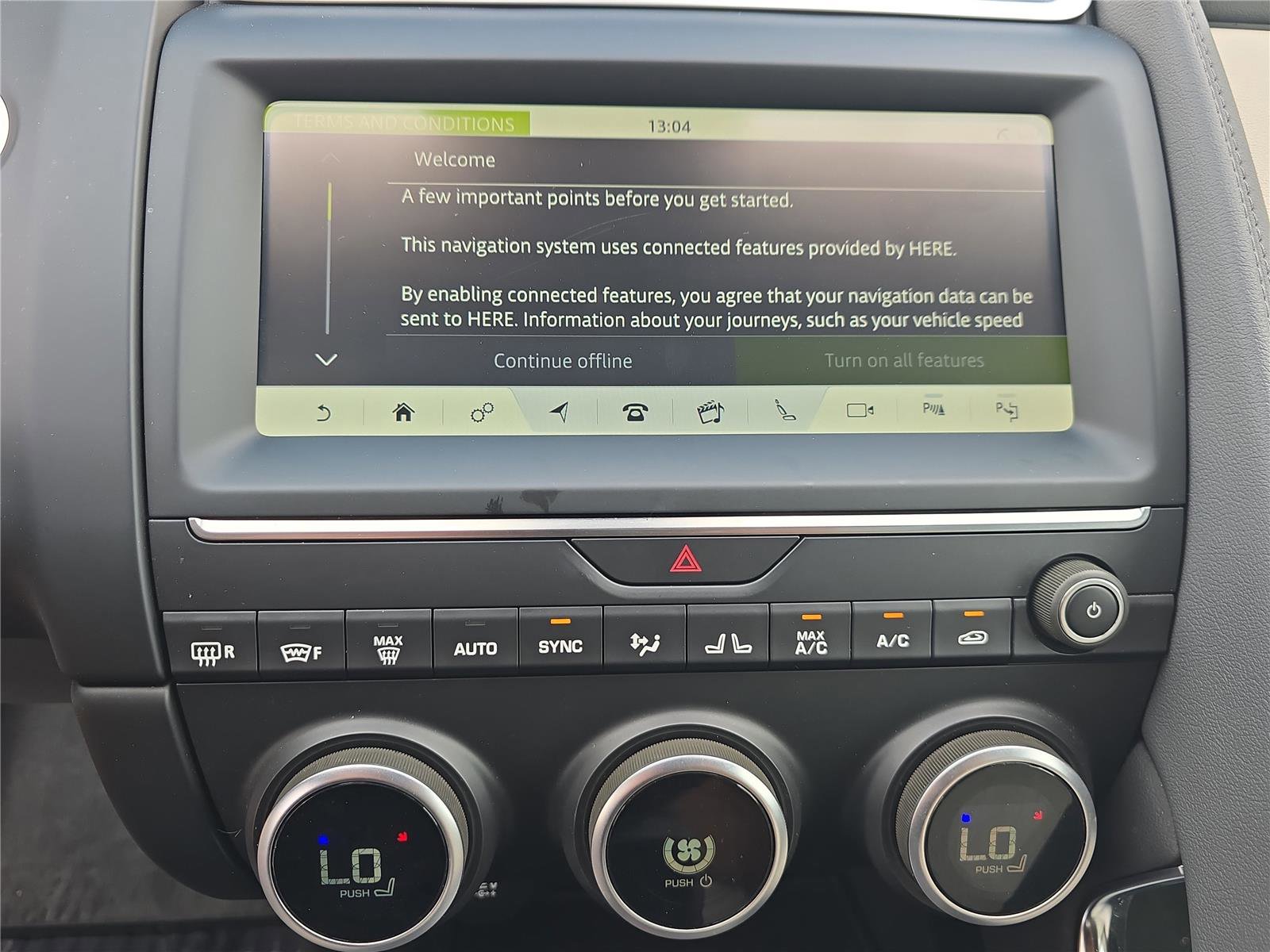 Used 2020 Jaguar E-PACE SE image 22