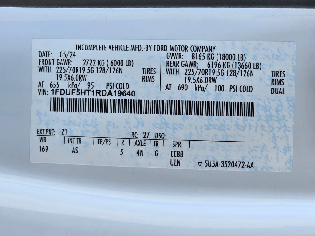 Used 2024 Ford F550 4x4 Regular Cab Super Duty image 28