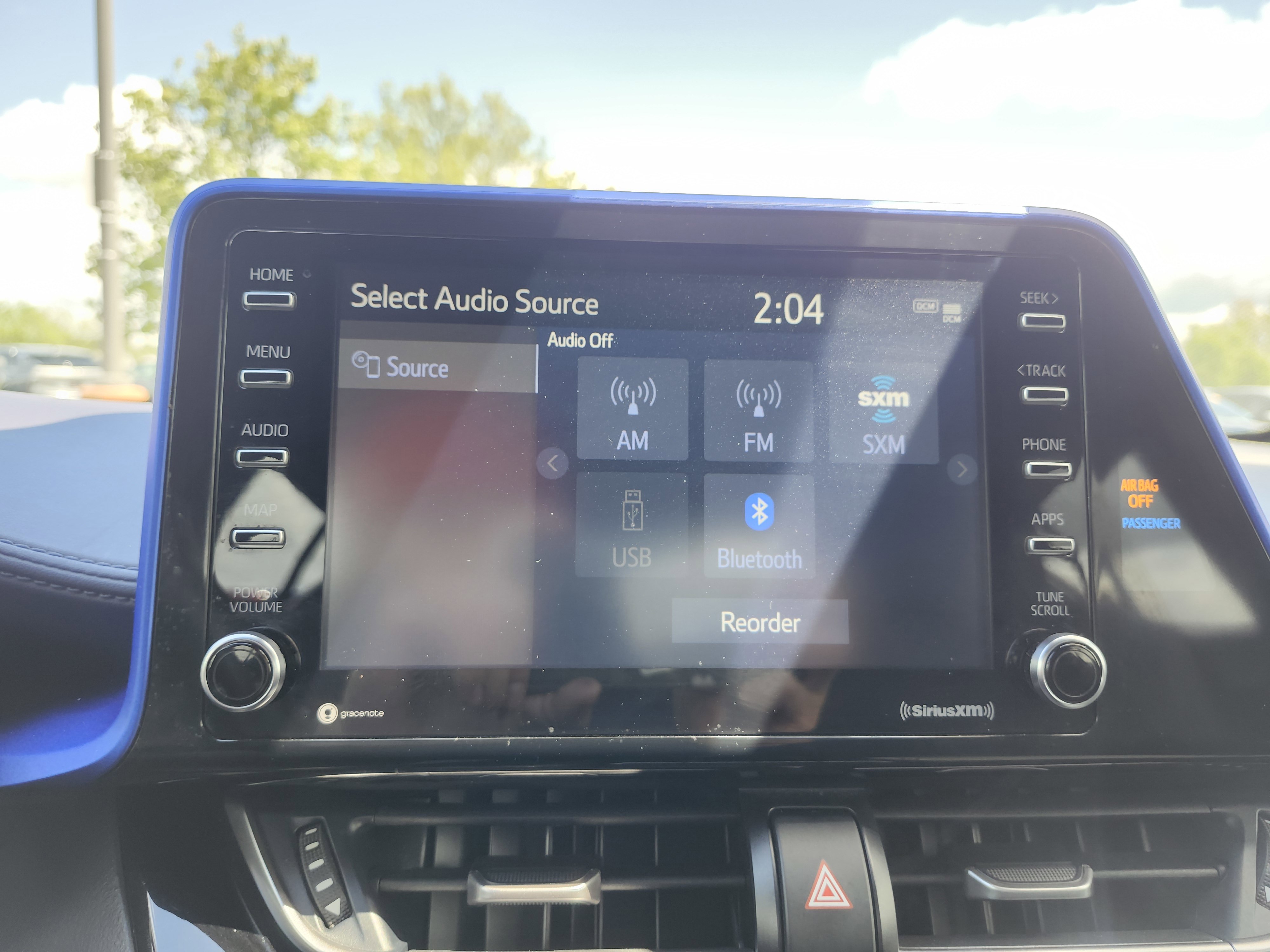 Used 2021 Toyota C-HR XLE FWD image 4