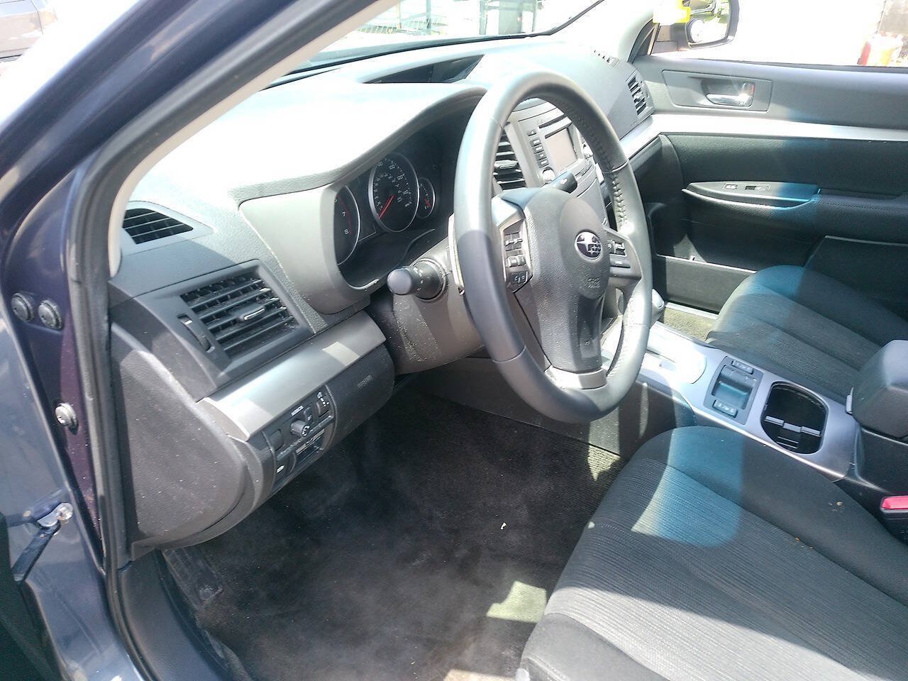 Used 2014 Subaru Legacy 2.5i Premium AWD/4WD image 30