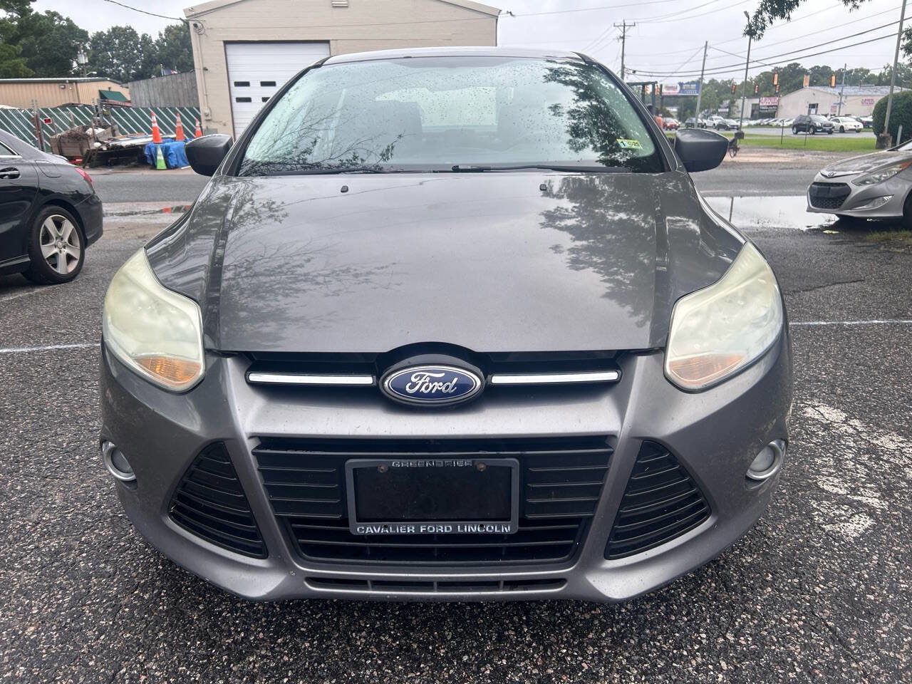 Used 2012 Ford Focus SE w/ SE Sport Pkg image 3