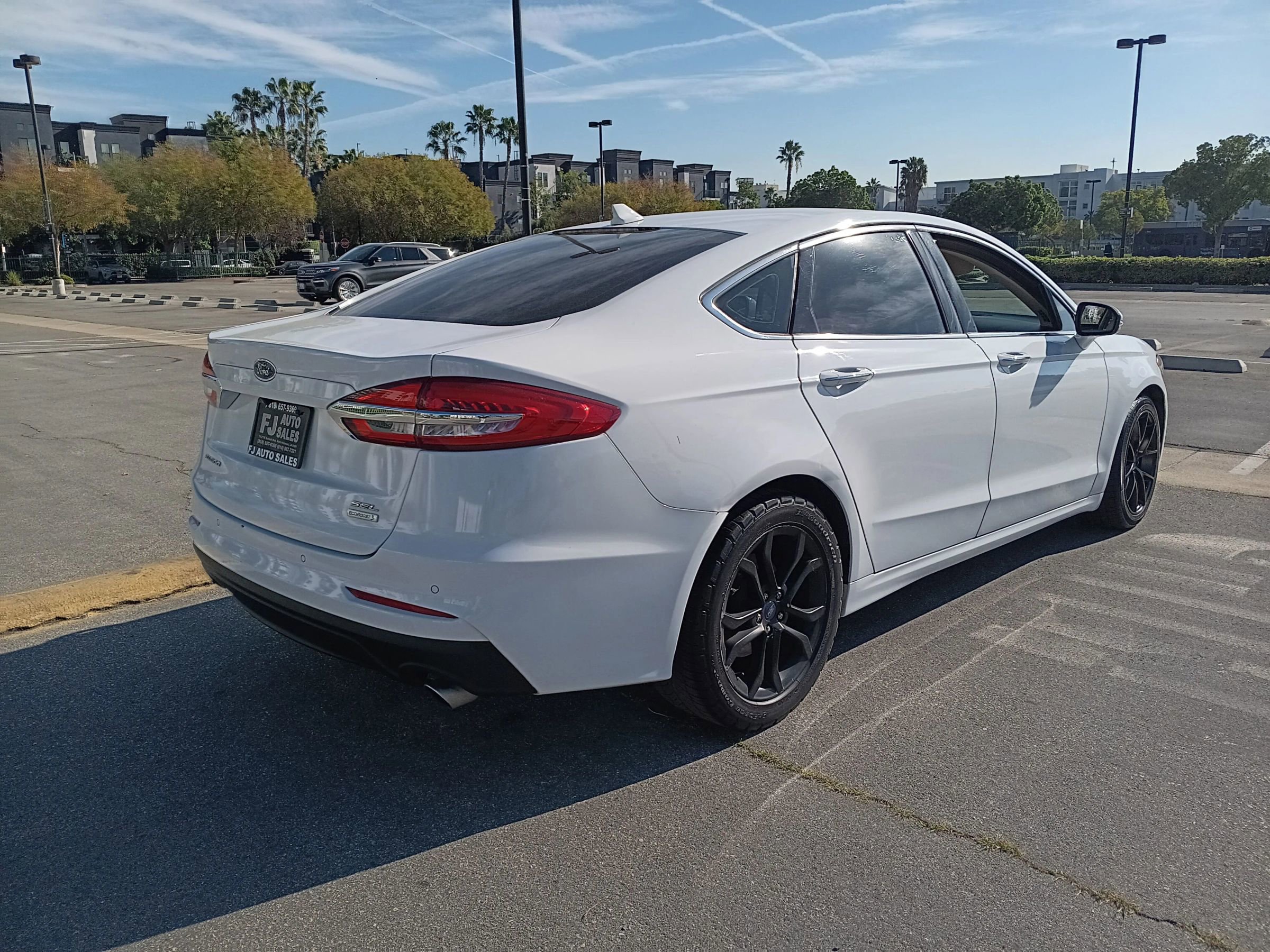 Used 2019 Ford Fusion SEL image 6
