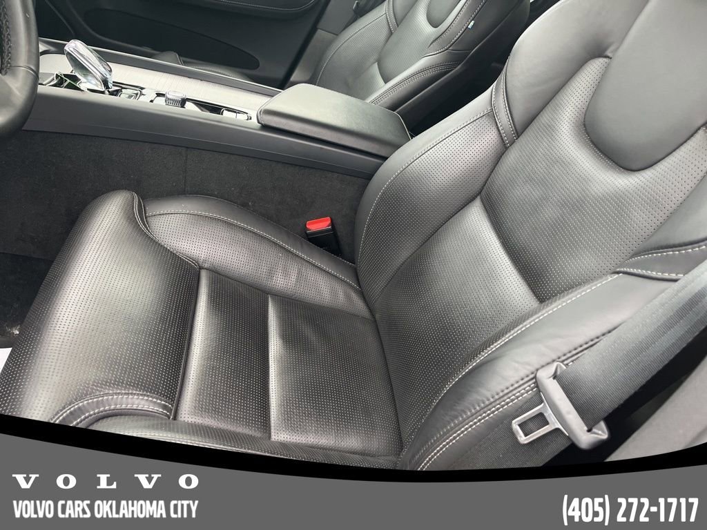 Used 2024 Volvo XC60 B5 Ultimate w/ Climate Package AWD/4WD image 9
