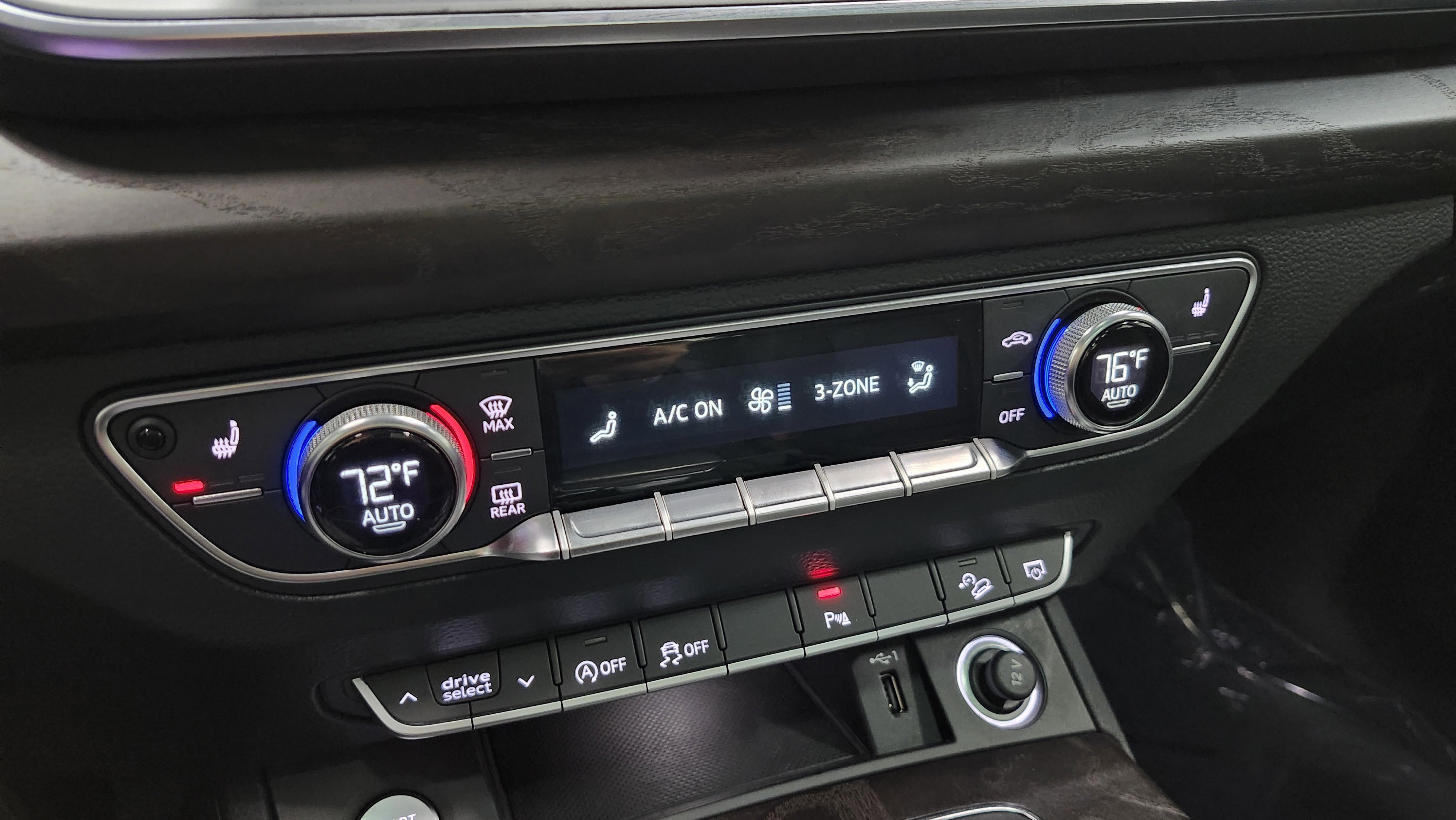 Used 2020 Audi Q5 Premium w/ Convenience Package image 32