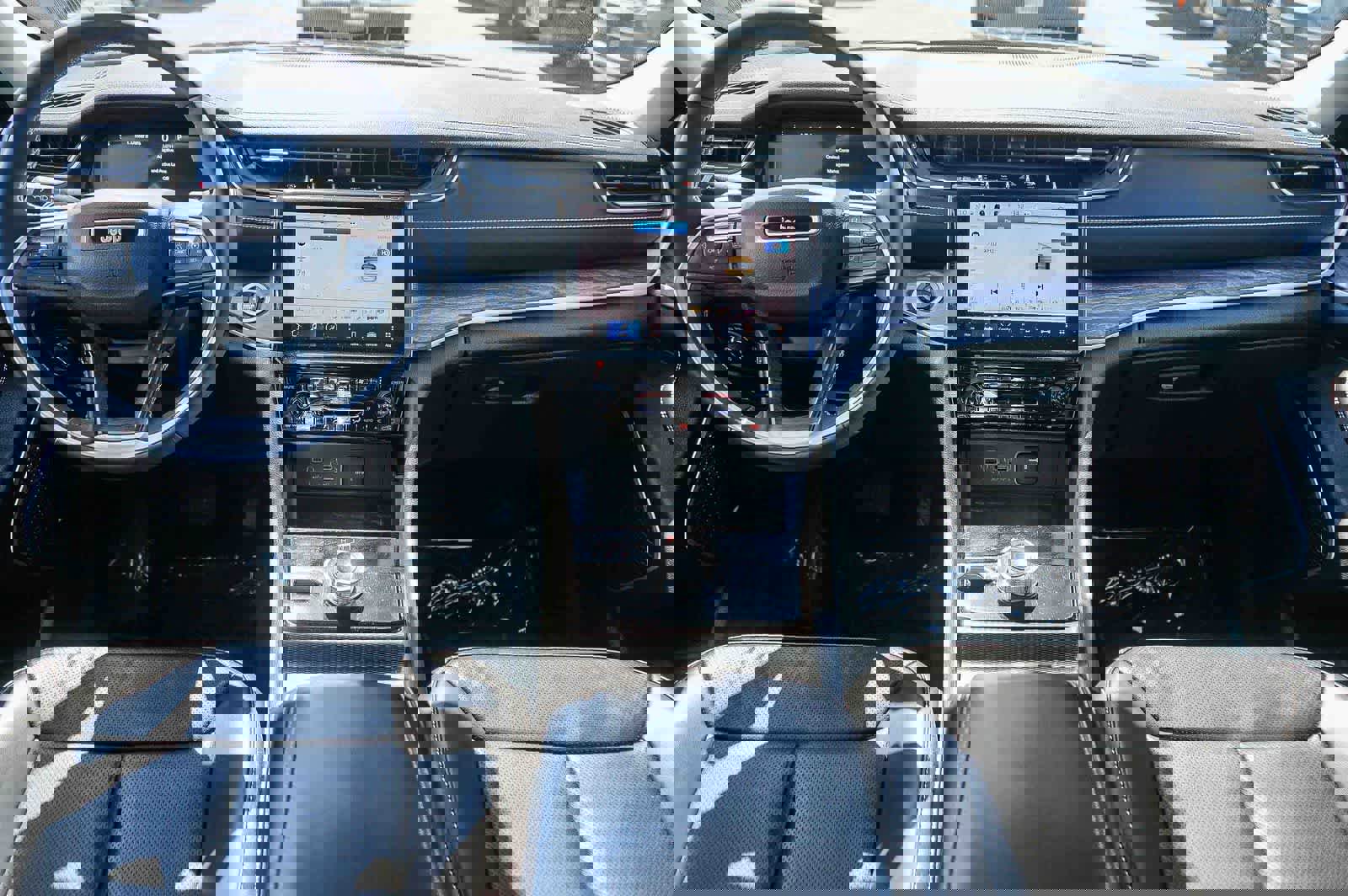 Used 2024 Jeep Grand Cherokee L Limited w/ Luxury Tech Group II image 11