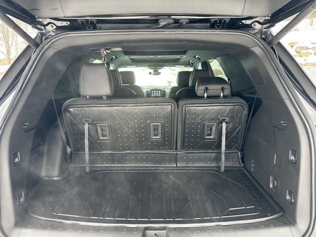 Used 2023 Chevrolet Traverse Premier w/ Redline Edition image 39