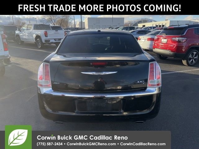 Used 2013 Chrysler 300 C image 9