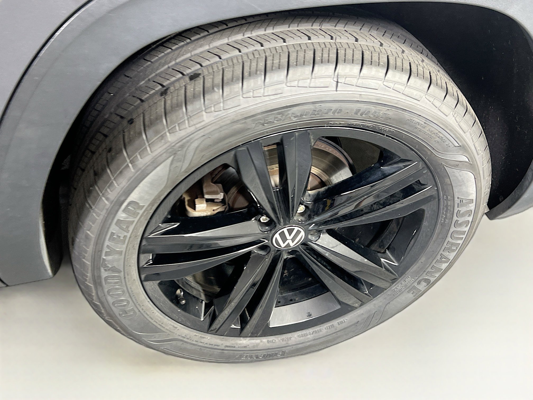 Used 2022 Volkswagen Atlas SEL R-Line image 32