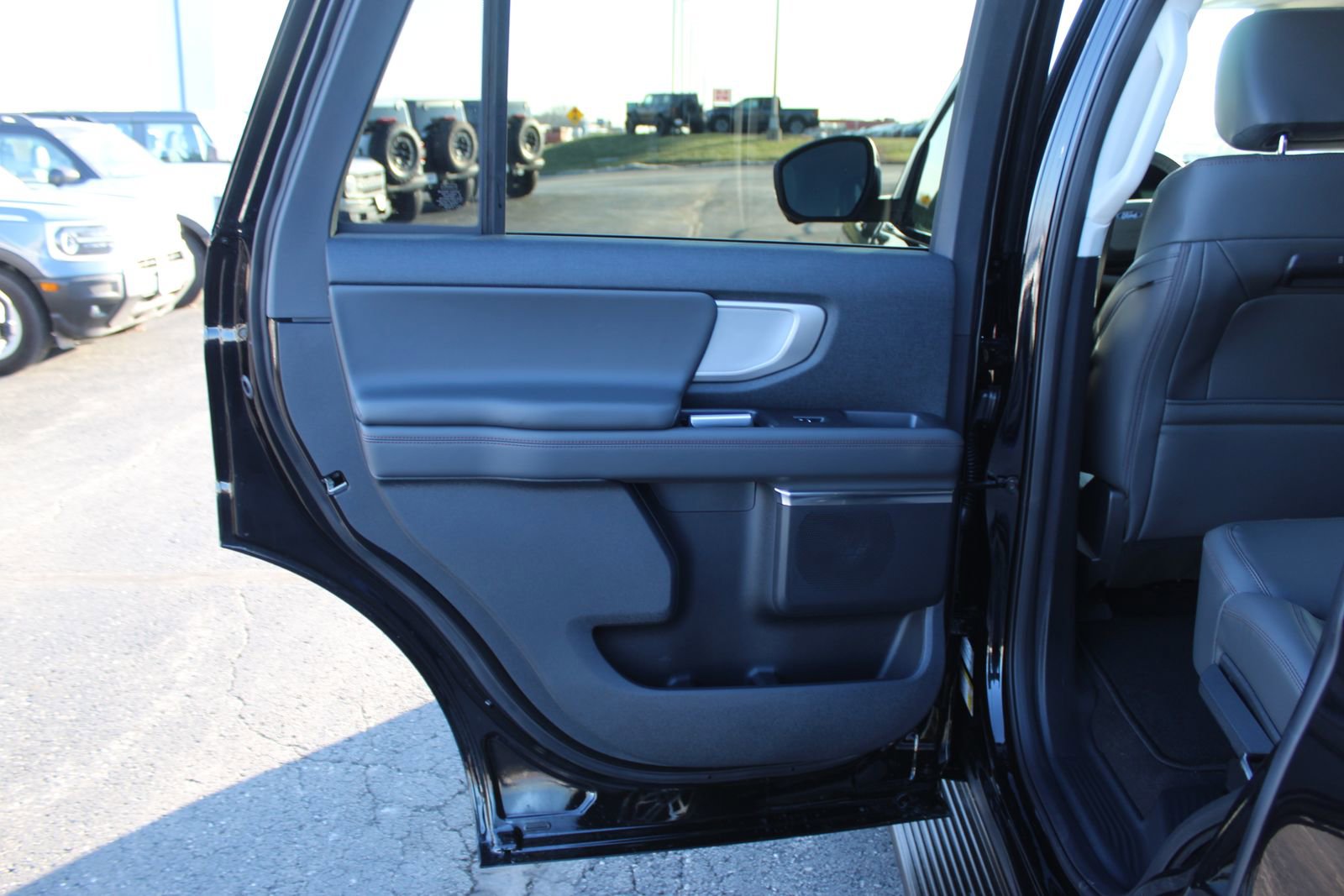 New 2025 Ford Expedition Active AWD/4WD image 16