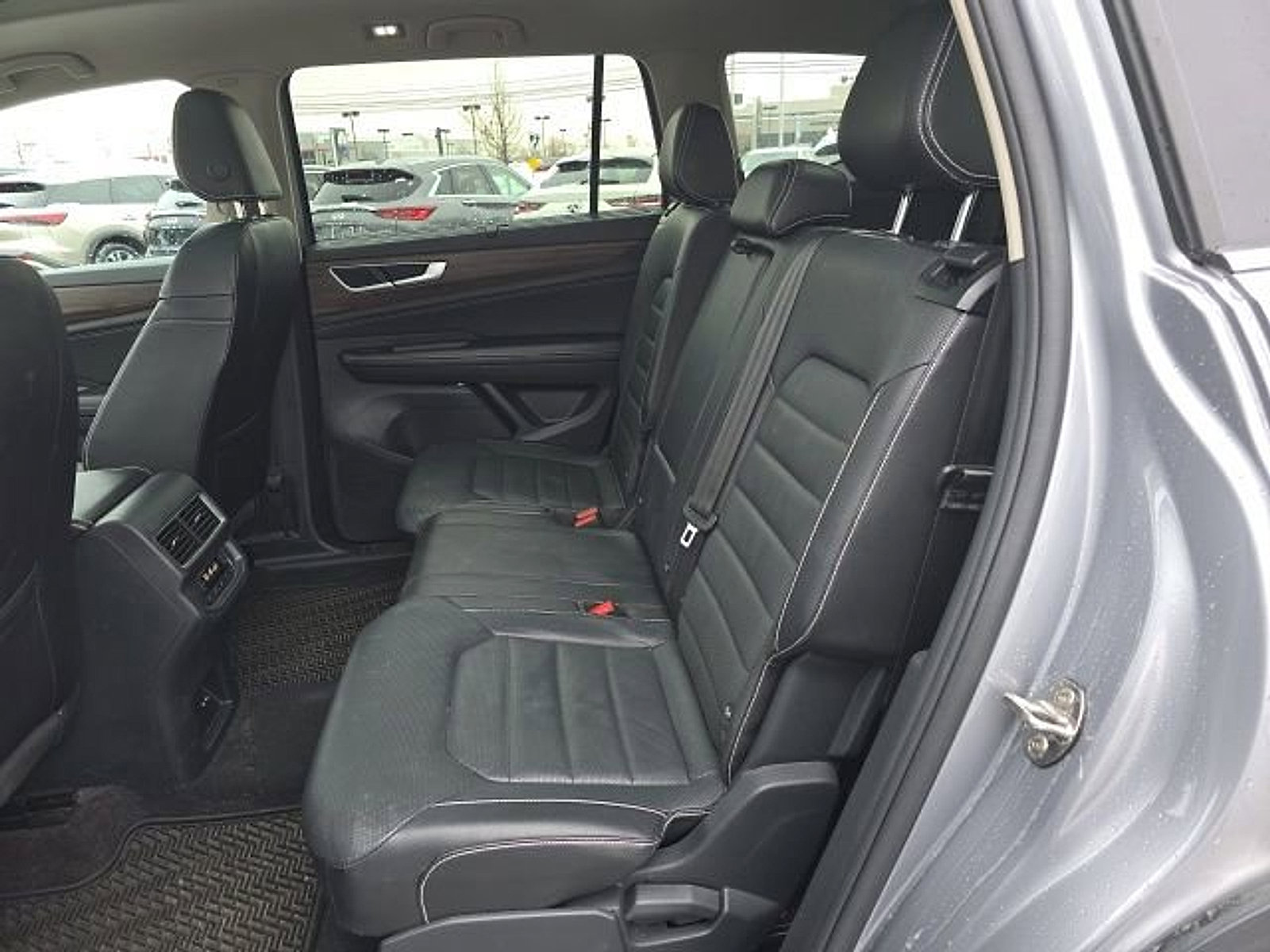 Used 2024 Volkswagen Atlas SEL image 16