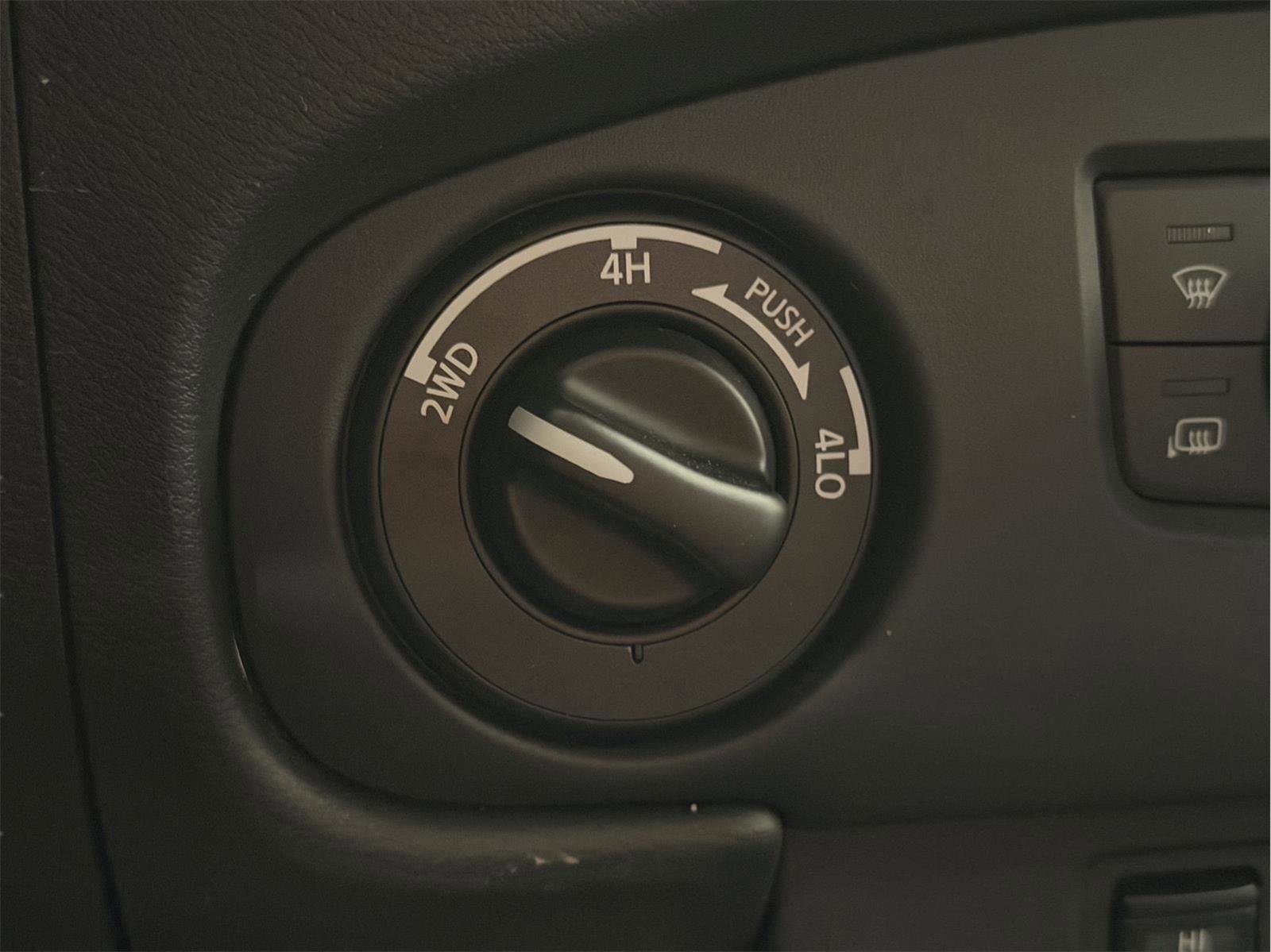 Used 2024 Nissan Frontier SV w/ SV Convenience Package image 35