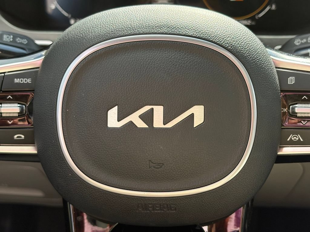 Certified 2023 Kia Sorento SX FWD image 21